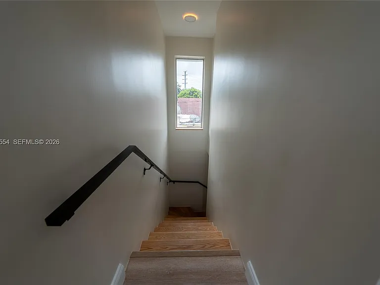 370 Flagami Blvd — Photo 21