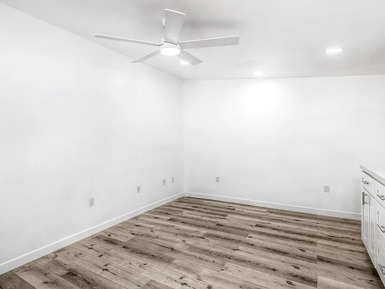 4108 Mission Ave — Photo 6