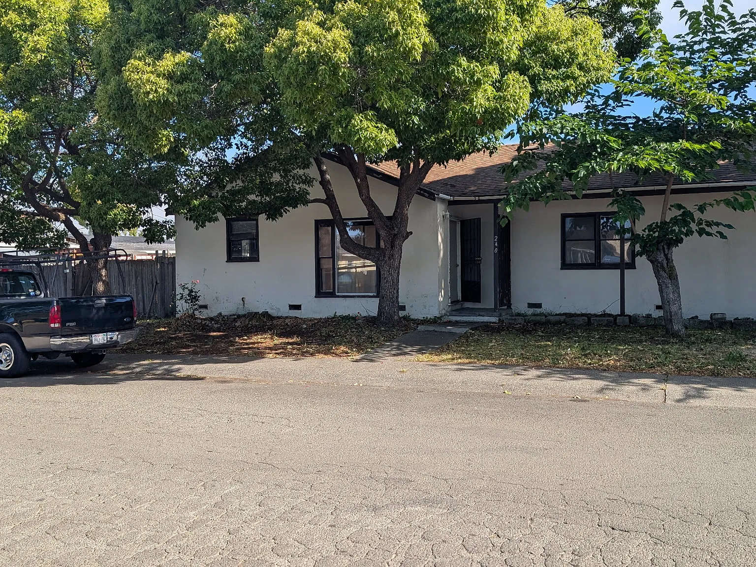 2 bed, 756 sqft, $1,900 — Photo 2
