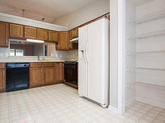 2nd image of 6943 Black Walnut Ct