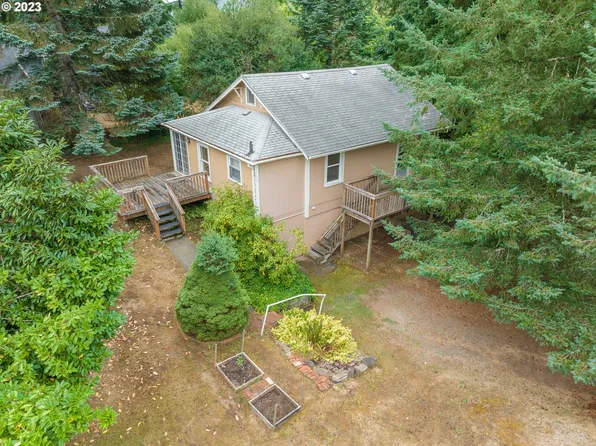 1174 NW Spruce St, Toledo, OR 97391