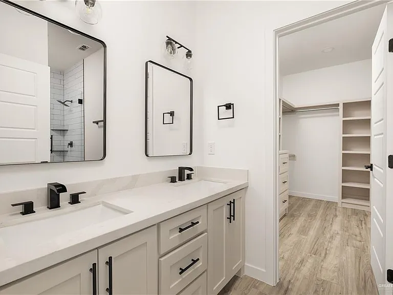 3527 K Center St — Photo 14