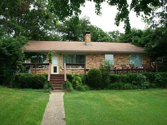 3rd image of 107 Causeway Ct