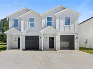 3150 N Cleveland St #B, Dayton, TX 77535