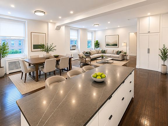 3rd image of 31 Union Sq W APT 3C