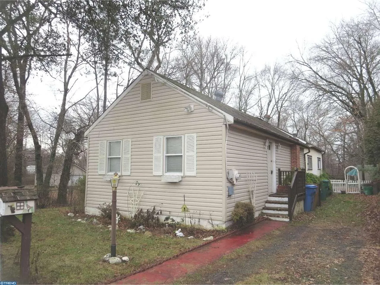 1010 Emily Ave photo 1