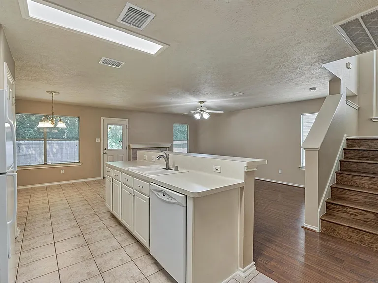 231 Blushwood Pl — Photo 13