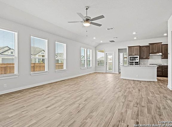 5th image of 2930 Alster