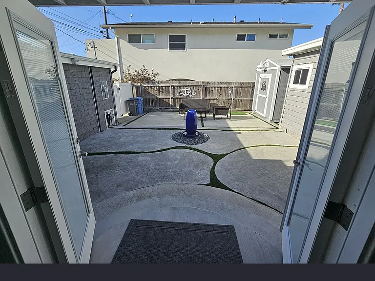 423 Panay St — Photo 11