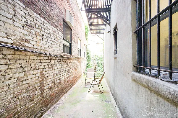 Rented by City Connections Realty | media 39