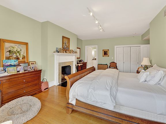 3rd image of 290 Beacon St APT 4