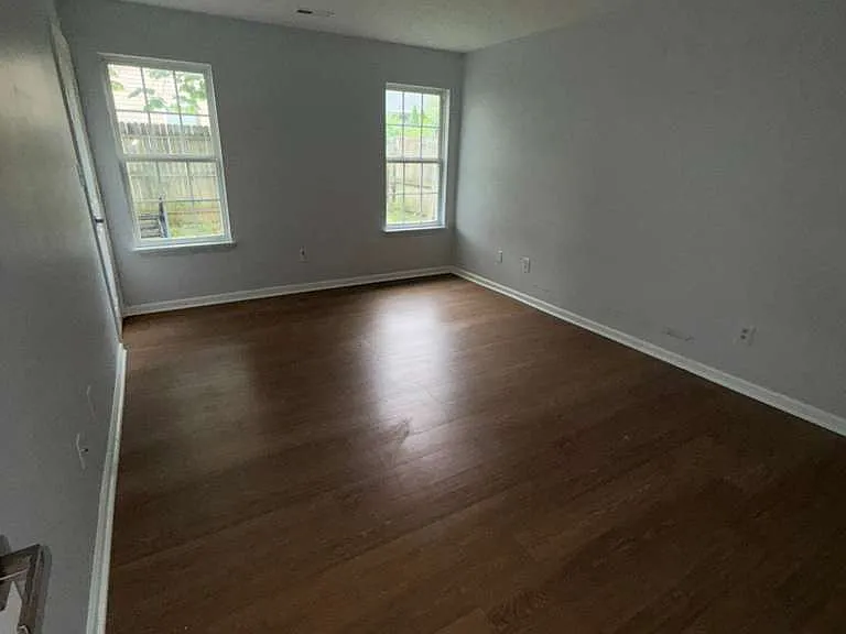 709 Statesman Way — Photo 12