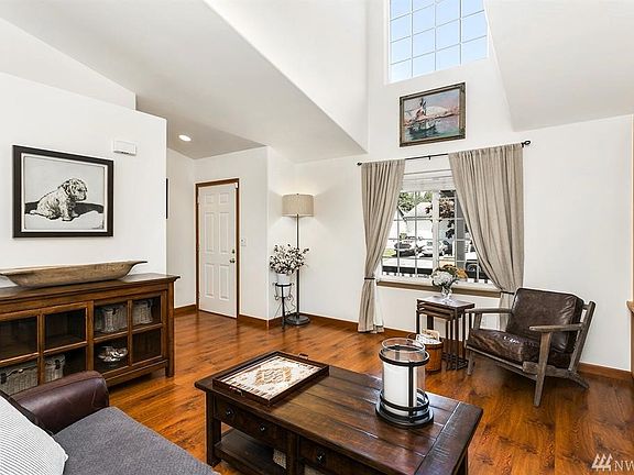 4th image of 19330 Valley View Dr