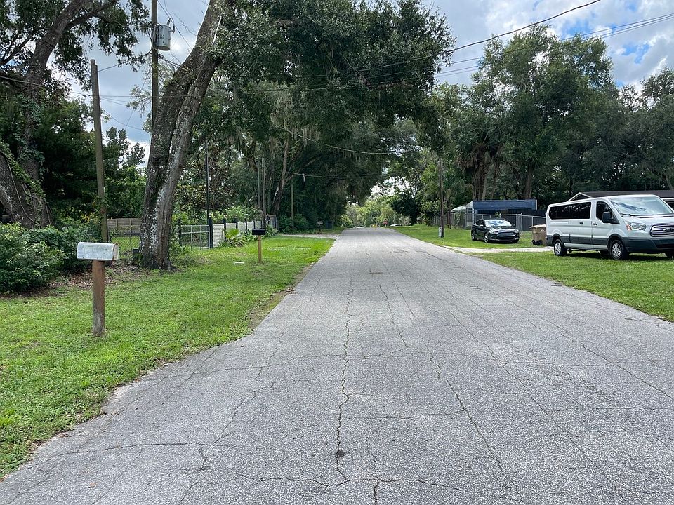 2nd image of 31546 Summit St