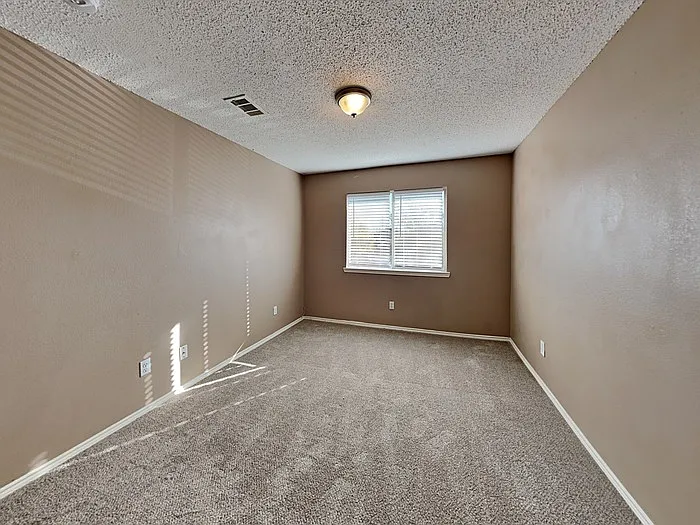 110 Meadow Ct — Photo 15