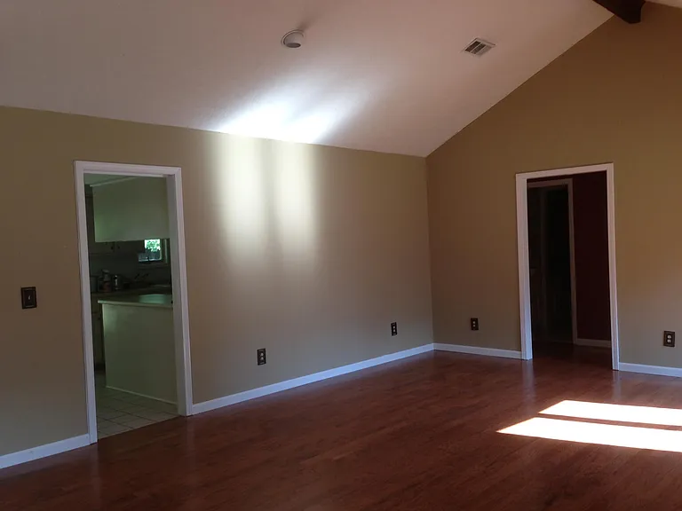 1149 Eagle Cir — Photo 8