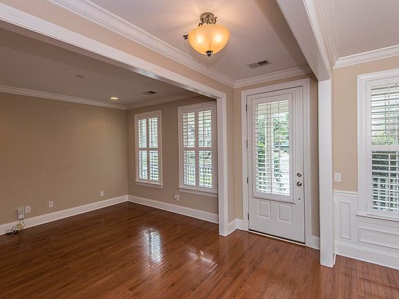 4th image of 4013 Blackmoor St