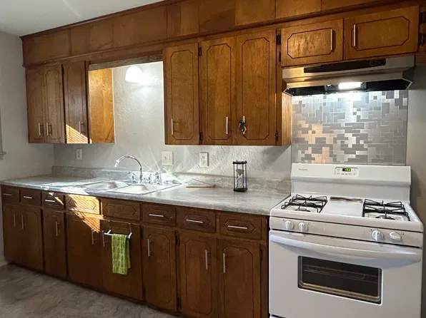 522 N 13th St, Collinsville, OK 74021