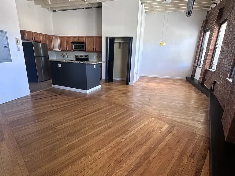 2800 Mayfield Rd — Photo 15
