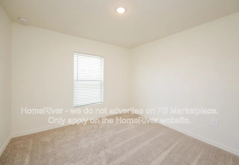 4748 NW 39th Pl — Photo 12