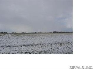 Beaver Rd, Carlyle, IL 62231