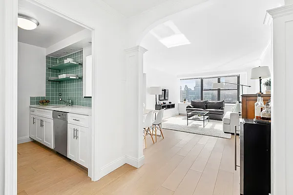 Sold by Compass | media 2