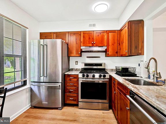 4th image of 207A Derry Hill Ct