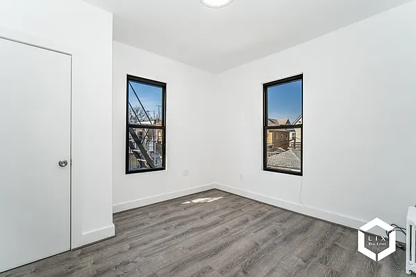 Rented by LIX Real Estate LLC | media 7