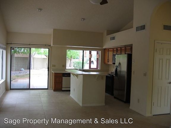 3rd image of 10595 E Bella Vista Dr