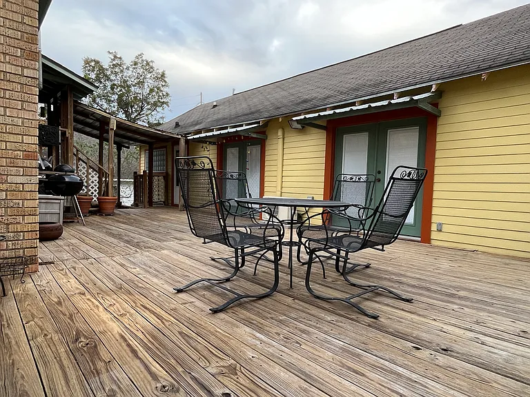 Front of Garage apartment