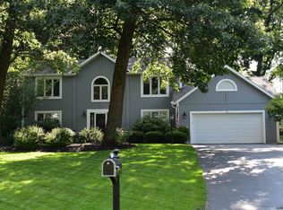 17 Pinecrest Dr, Niskayuna, NY 12309