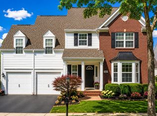 5689 Decker Dr, New Albany, OH 43054