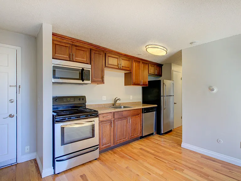 222 Logan — Photo 48