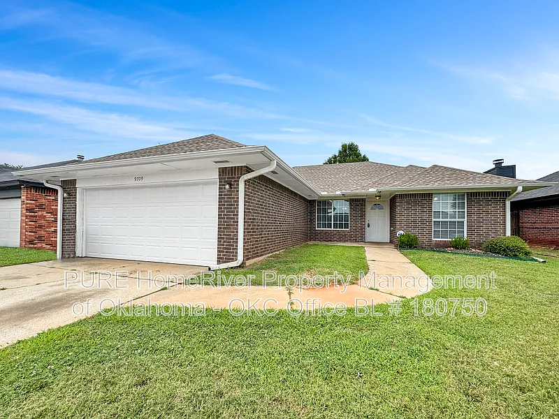3 bed, 2.0 bath, 1601 sqft, $1,745 — Photo 1