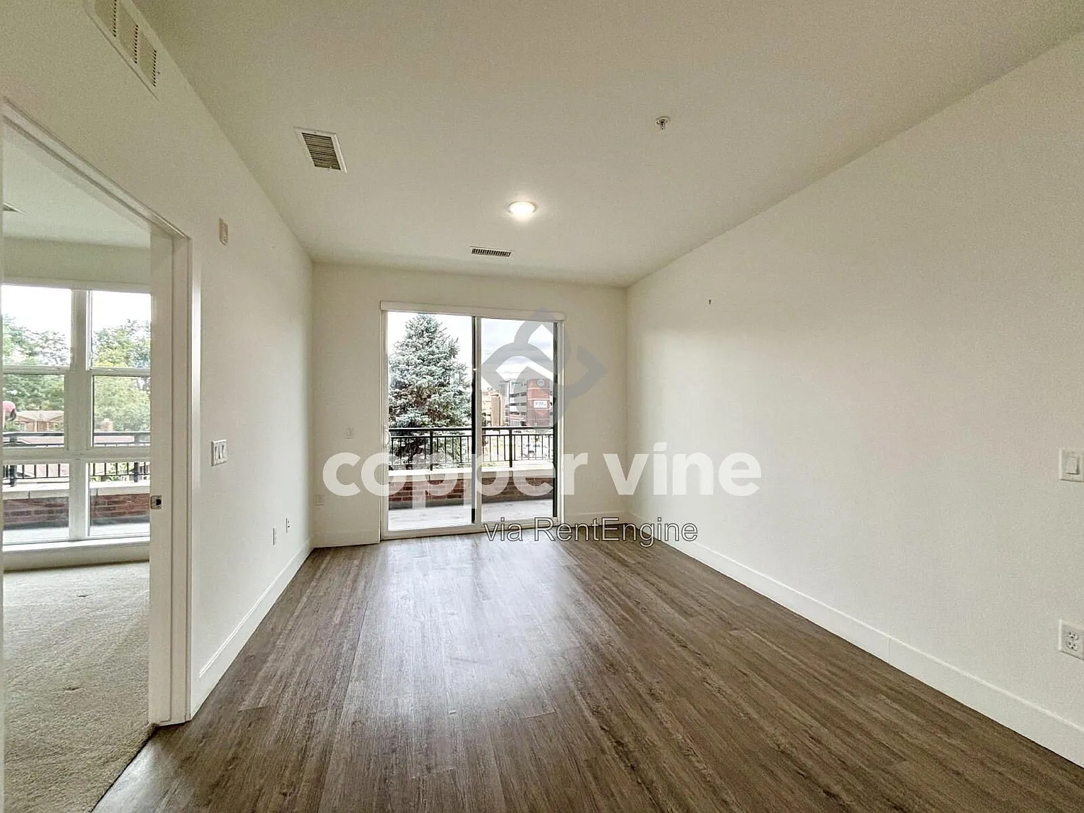 2 bed, 2.0 bath, 1140 sqft, $2,355 — Photo 4