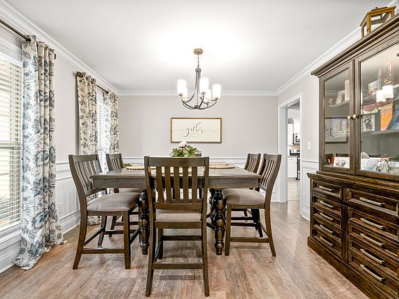 5th image of 1358 Tannahill Way