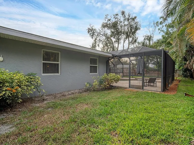 416 Sunset Dr — Photo 32