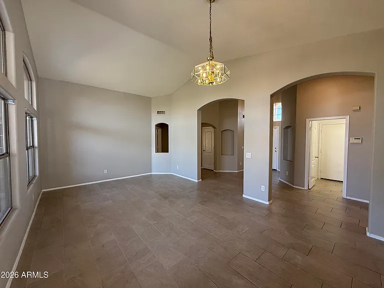 1644 E Oakland St — Photo 11