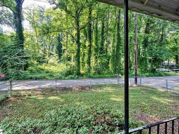 4th image of 302 Dukeland Dr