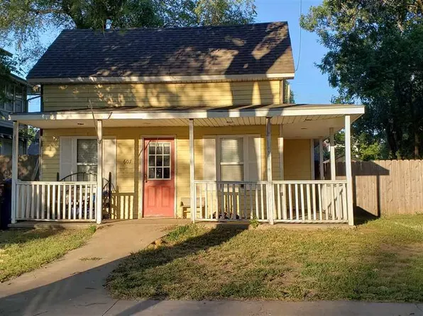 607 S Main St, McPherson, KS 67460