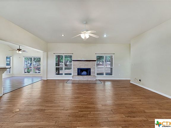 5th image of 919 Meridian Dr