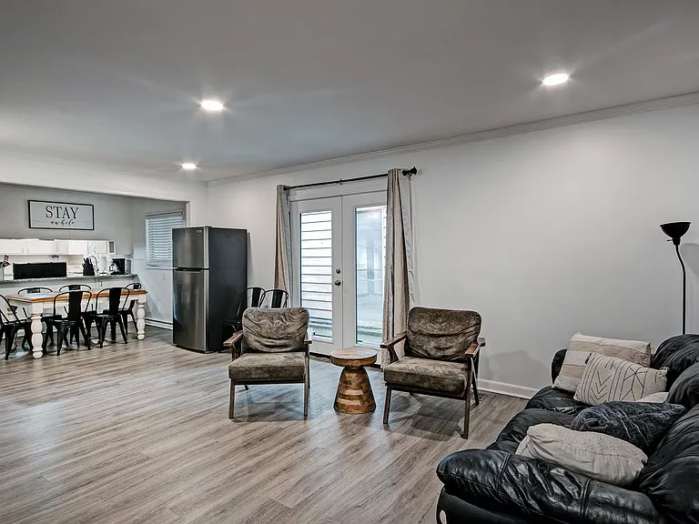 1015 Adkins Blvd — Photo 11