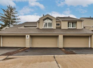 1832 Ridgeview Circle Dr, Ballwin, MO 63021