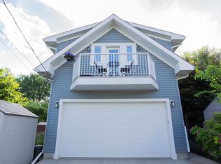 11131 52nd St NW, Edmonton, AB T5W3H6