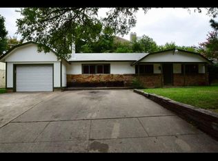 1112 Belle St, Bedford, TX 76022