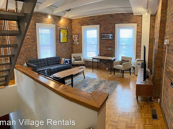 3rd image of 26 E Beck St #7750959