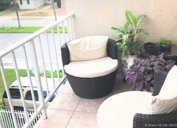 2nd image of 3522 NE 171st St APT 307