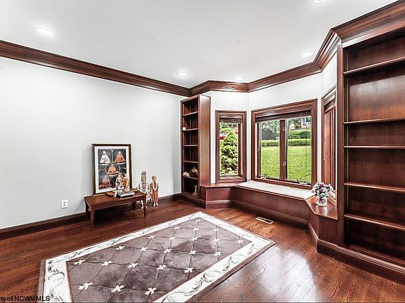 4th image of 4135 Cove Point Dr