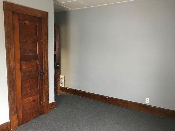 4th image of 119 W Blanche St