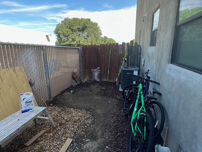 3206 Rufina St #B — Photo 2